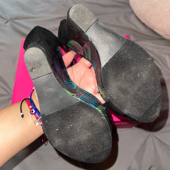 Shoe Dazzle Multicolor Wedge Size 7 - Picture 5 of 7